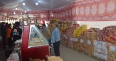 كلنا واحد في خدمتكم.. الداخلية توفر الأغذية بأسعار مخفضة 30% (صور)