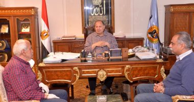 محافظ أسيوط يشدد على رفع مستوى النظافة واستمرار عمليات التطوير والتطهير بالأحياء