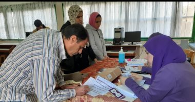 صور.. وكيل تعليم كفر الشيخ: جارى توزيع 20 ألف 443 شريحة