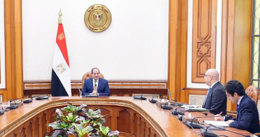 السيسى يوجه بتأجيل افتتاحات المشروعات القومية الكبرى للعام القادم.. تأجيل الانتقال إلى العاصمة الإدارية والمتحف المصرى الكبير بسبب كورونا.. وتوفير مقتضيات الأمان والرعاية الصحية للعاملين بمواقع المشروعات