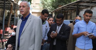 سكرتير عام محافظة قنا يتفقد انتظام حركة تقديم الخدمات وصرف المعاشات