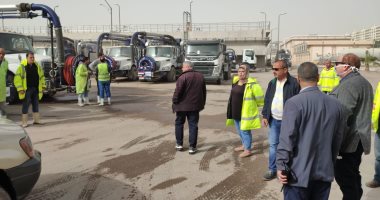 تطهير وتعقيم مدينة العلمين الجديدة للوقاية من كورونا.. صور
