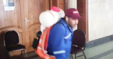 صور.. تطهير وتعقيم المحكمة والسنترال والبريد وبوابات مطار مطروح