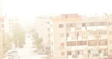 موجة من الغبار والأتربة تجتاح جميع مراكز سوهاج.. صور