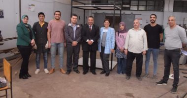 نائب رئيس جامعة بنها تتفقد غرف التعقيم الذاتى للحماية من الفيروسات.. صور