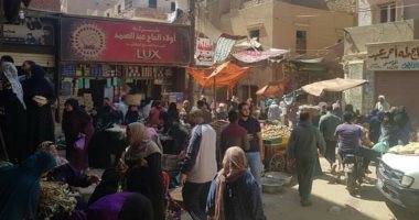 أهالى مركز الفشن ببنى سويف يشكون وجود سوق عشوائى وخطورة انتشار فيروس كورونا