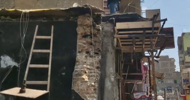 صور.. الحماية المدنية تسيطر على حريق محل عطارة فى الشرقية