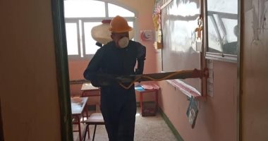 تنفيذ حملة تعقيم لمنطقة حى الكرامة بالعريش.. صور