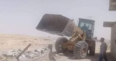 إزالة 24 حالة تعد على أراض أملاك الدولة ببنى مزار فى المنيا