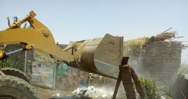 تنفيذ إزالات فورية بنطاق مركز المراغة واستهداف 7 حالات فى المهد.. صور