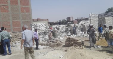 صور.. الأقصر تعلن تنفيذ 55 قرار لإزالة تعديات وبناء مخالف بمدن المحافظة