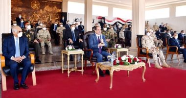 قرارات حاسمة للرئيس لمواجهة أزمة كورونا.. السيسي: تأجيل الضريبة العقارية على المصانع والمنشآت السياحية 3 أشهر.. توفير قرض مساند للطيران المدنى بفترة سماح عامين.. منحة 500 جنيه للعمالة غير المنتظمة 90 يوما