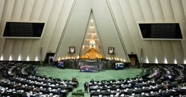 البرلمان الإيرانى يعقد أولى جلساته بعد انتشار فيروس كورونا فى البلاد