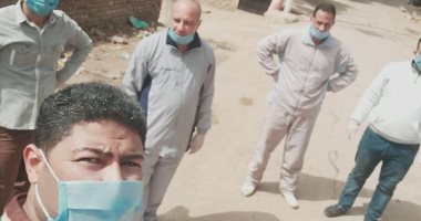 أهالى قرية كفر حانوت بالغربية يطهرون الشوارع والمنازل للوقاية من كورونا