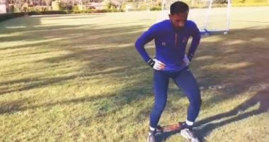 فايلر يتابع تدريبات الخماسي الأجنبى فى الأهلي عبر "واتس آب"