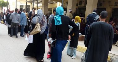 صور.. اضبط مخالفة.. زحام فى مستشفيات جامعة طنطا رغم تحذيرات كورونا 
