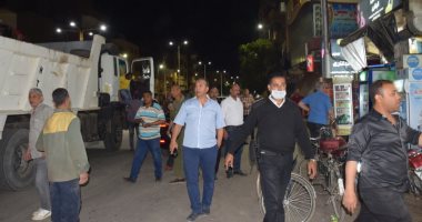 صور.. قيادات الأقصر يتابعون حظر التجوال وقرار برفع 34 عربة خضر مخالفة بالشوارع