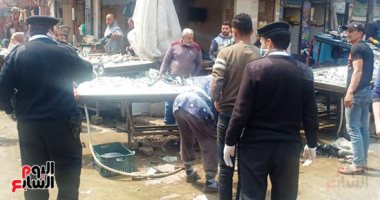 فيديو.. أمن دمياط يتدخل لتنظيم الزحام والتكدس بسوق السمك