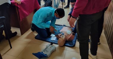 تدريب أطباء جامعة الأزهر على سبل مواجهة فيروس كورونا ومكافحة العدوى.. صور