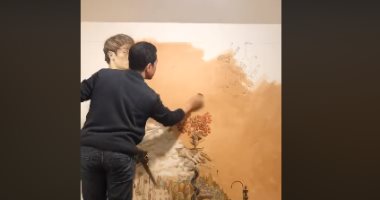 شاهد.. على سعيد يستغل الحظر ويرسم لوحته "أون لاين" وفنانون تشكيليون يتفاعلون