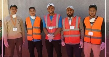 حملة شبابية لتعقيم قرية بنى حميل وتنظيم المواطنين أمام البريد بسوهاج