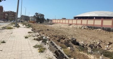 مجلس مدينة العريش ينفذ حملة نظافة بمحيط محطة المياه .. صور