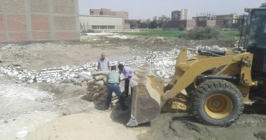الأقصر تظهر العين الحمراء للمتعدين بالبناء المخالف على الأراضى الزراعية وأملاك الدولة.. المستشار مصطفى ألهم: الدولة حاضرة بكل قوة ولن تترك المخالفين.. والحملات تنجح فى ضبط أكثر من 67 حالة حتى الآن.. صور