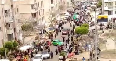 امسك مخالفة.. شكوى من التكدس فى سوق عشوائى بمدينة السادات فى المنوفية