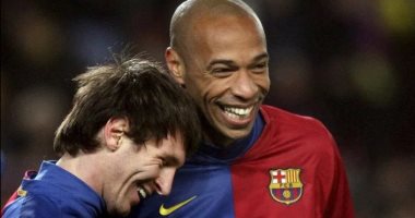 برشلونة يحتفى بذكرى تقديم تيرى هنرى للمرة الأولى على ملعب كامب نو