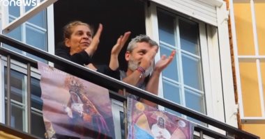 من آلام المسيح إلى آلام كورونا.. إسبان يحافظون على طقوس الفصح فى الحجر المنزلى