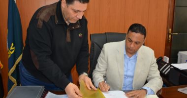 محافظ الدقهلية يوقع 20 عقدا لتقنين أوضاع واضعى اليد ليرتفع العدد لـ 1440 عقد