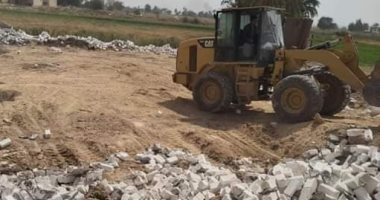 مراكز المنيا تُزيل 75 حالة تعد على الأراضى الزراعية.. صور