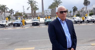محافظ بورسعيد يتفقد اصطفاف معدات وأجهزة التطهير بالمحافظة.. صور
