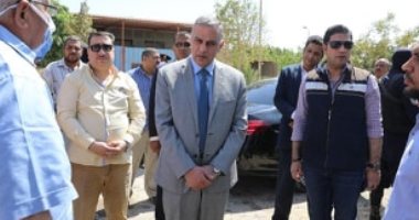 محافظ سوهاج يتفقد موقع حريق مصنع الإسفنج بحي الكوثر
