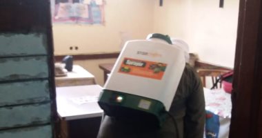 تعقيم مكاتب الموظفين بديوان حي ثاني الزقازيق لمواجهة كورونا