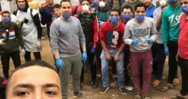شباب الجلاتمة بمنشأة القناطر بالجيزة يطهرون الشوارع للوقاية من العدوى