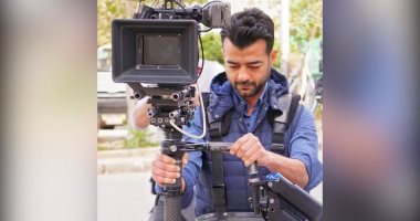هيثم شاكر يتحول لـ"مصور" فى كواليس أغنية تتر مسلسله الجديد "حب عمرى"