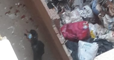 قارئ يشكو فرز القمامة داخل المنازل بشارع يوسف واصف بمنطقة أرض اللواء بالجيزة
