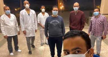 صور.. خروج 6 حالات بعد شفائهم من كورونا من مستشفى العزل بملوى 