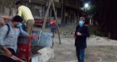 شباب قرية بنى عبيد بالدقهلية يعقمون الشوارع لمكافحة فيروس كورونا