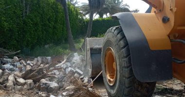 إزالة سور مخالف على مساحة 350 متر بأراضى الدولة غرب الإسكندرية 