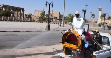 انطلاق حملة مكبرة لتعقيم المنشآت والشوارع بالأقصر لمكافحة كورونا.. صور
