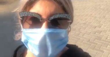 إلهام شاهين وبوسى شلبى يقضيان الحجر الصحى فى ممارسة الرياضة.. فيديو