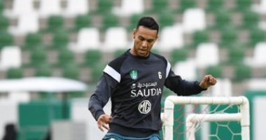 ثنائى الأهلي السعودى يطلبان الرحيل لقضاء فترة التجميد مع عائلاتهما