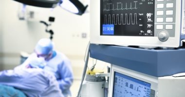 أخصائى عناية مركزة بأحد مستشفيات ووهان يكشف أسرار أصعب لحظات عاشها الأطباء