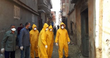 صور.. فريق من الصحة بالشرقية لفحص عدد من المخالطين لحالة بقرية بنى عليم