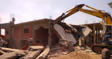محافظ الشرقية يقود حملة لإزالة التعديات على أملاك الصرف