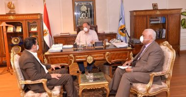 محافظ أسيوط: تجهيز 213 مقر ومنفذ لصرف 500 جنيه منحة العمالة غير المنتظمة