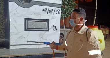 للوقاية من كورونا.. شباب جنزور بالمنوفية يتطوعون لتعقيم شوارع قريتهم