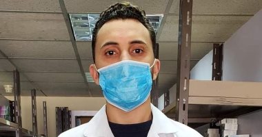 "لوحة شرف الجيش الأبيض".. من قلب مستشفى عين شمس "عمرو" بالزى الطبى
